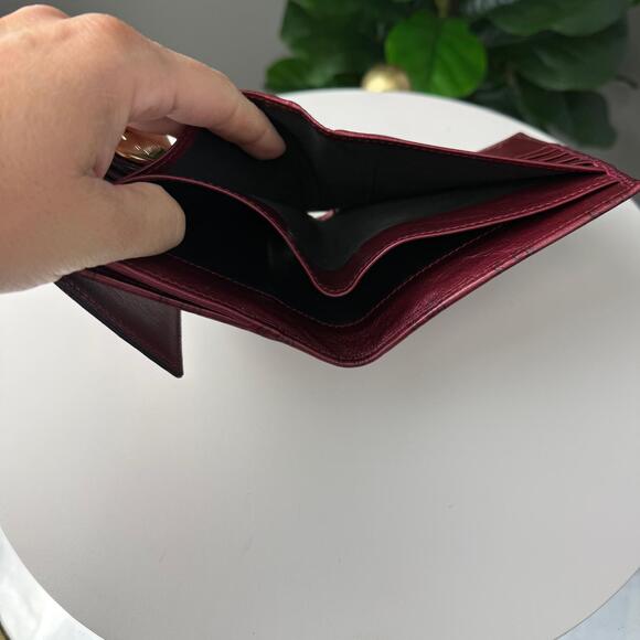 💎✨Authentic Gucci Heart Flap French Wallet - Picture 4 of 5